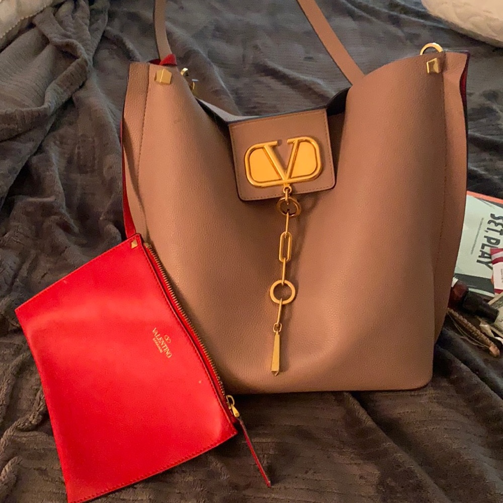 6 month old Excellent Valentino tote